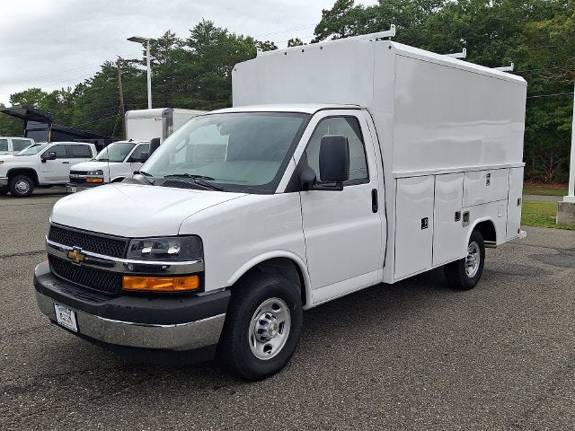 2026 Chevrolet Express Cutaway 3500 1WT
