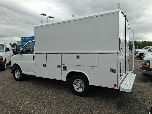 2026 Chevrolet Express Cutaway 3500 1WT
