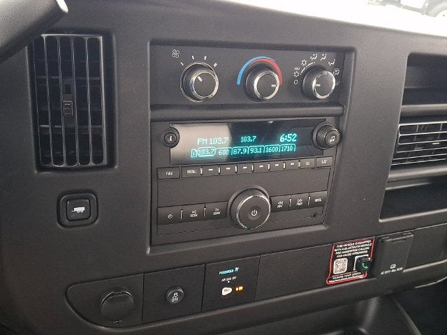 2026 Chevrolet Express Cutaway 3500 1WT