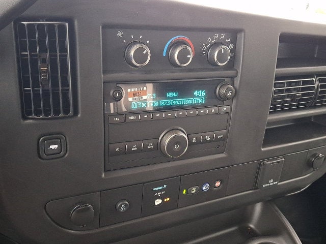 2025 Chevrolet Express Cutaway 3500 1WT