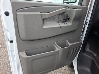 2025 Chevrolet Express Cutaway 3500 1WT