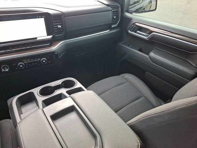 2022 Chevrolet Silverado 1500 LT (2FL)