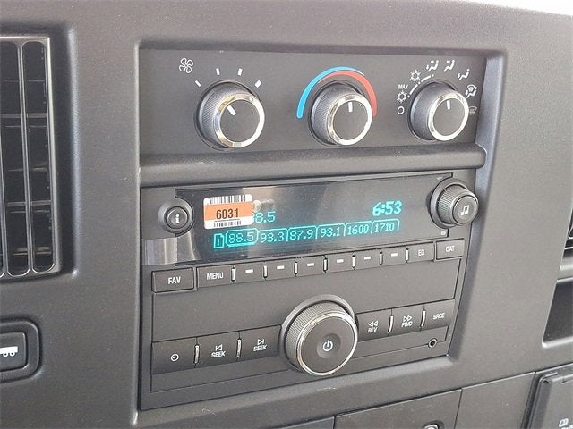 2025 Chevrolet Express Cutaway 3500 1WT