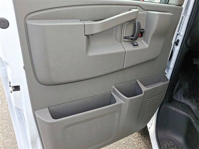 2025 Chevrolet Express Cutaway 3500 1WT