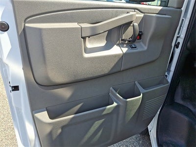 2025 Chevrolet Express Cutaway 3500 1WT