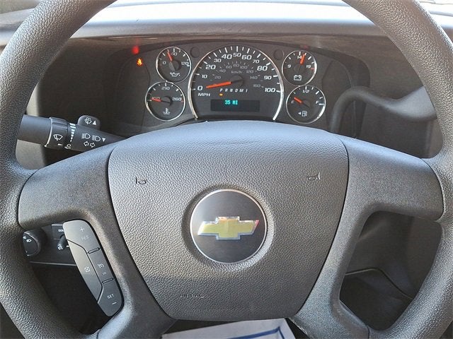 2025 Chevrolet Express Cutaway 3500 1WT