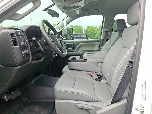 2025 Chevrolet Silverado 5500 HD Work Truck